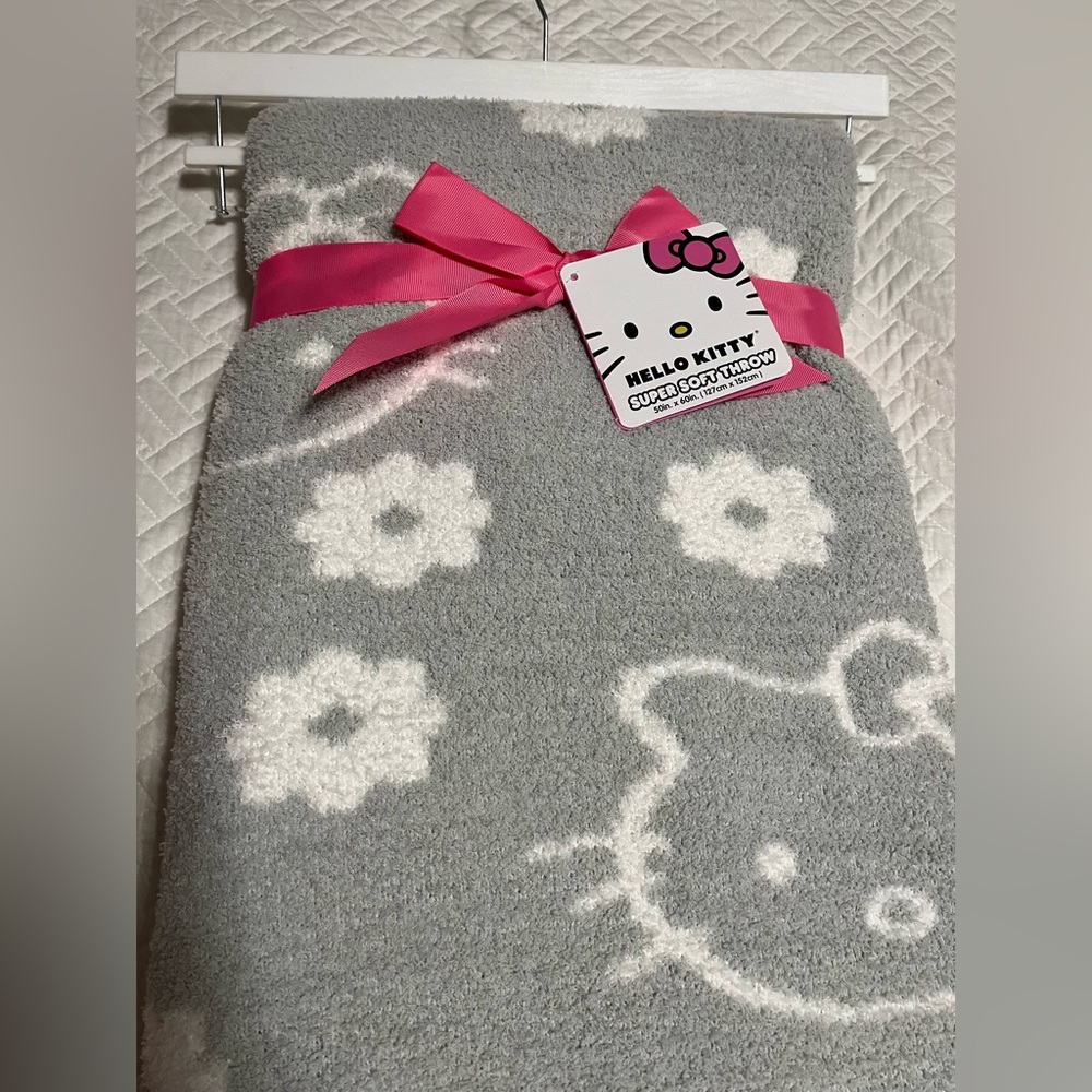 Hello Kitty Daisy Gray Reversible Blanket/throw Viral TikTok